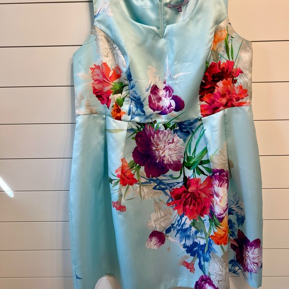 LUXE BY CARMEN MARC VALVO DRESS - Picture 3 of 9